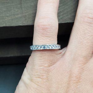 Size 6 Sterling Silver Stunning White Sapphire Gem Band Ring